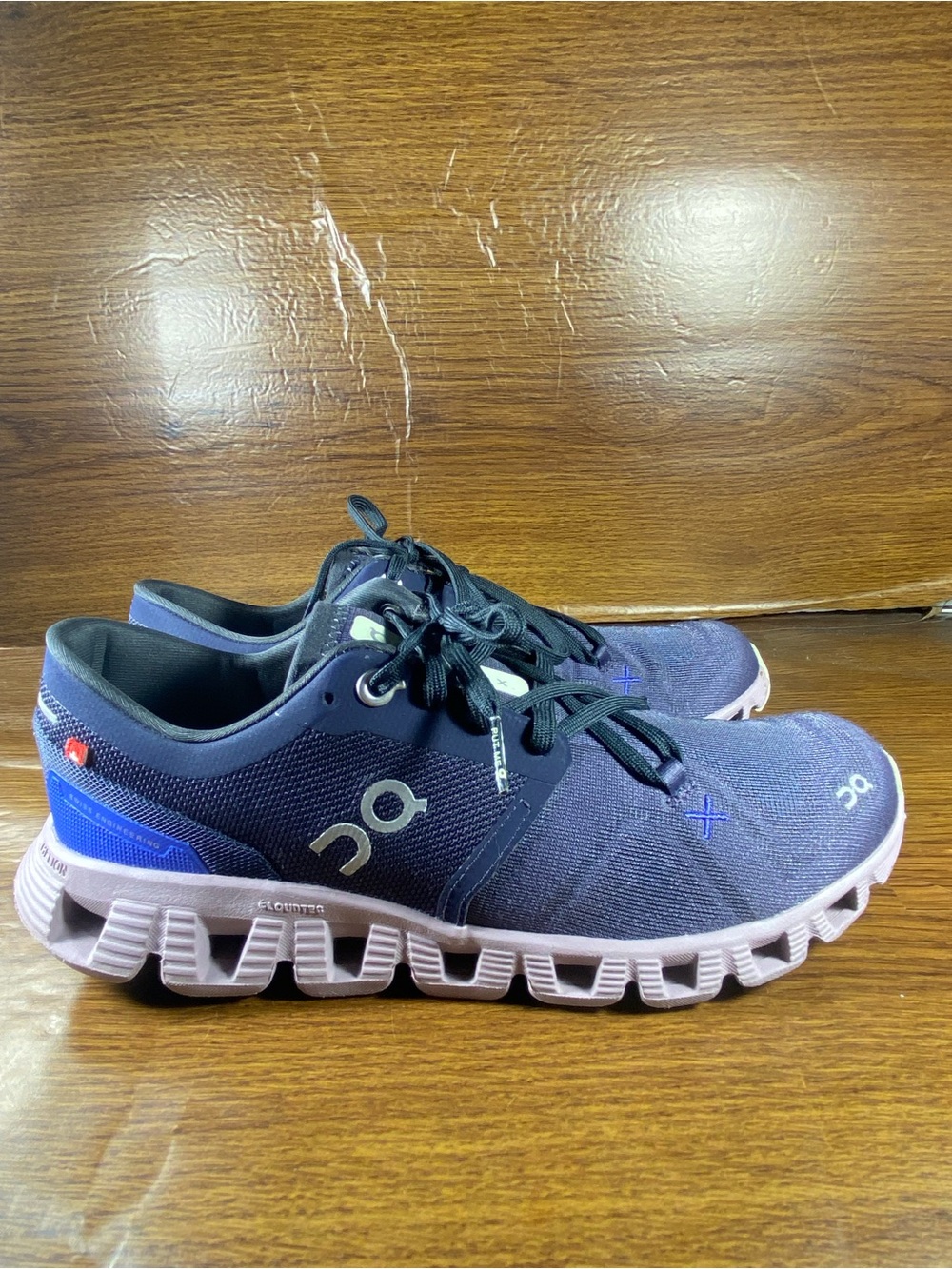 On Cloud x women’s shoes  size 7